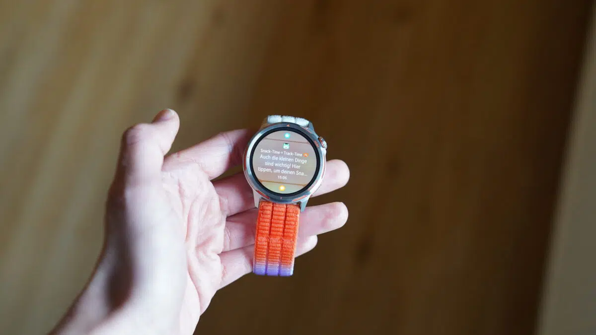 Huawei Watch GT Runner 2 Smartwatch Display Emojis Benachrichtigungen