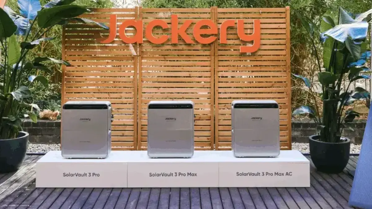 Jackery Solar Vault 3 Serie Aufm