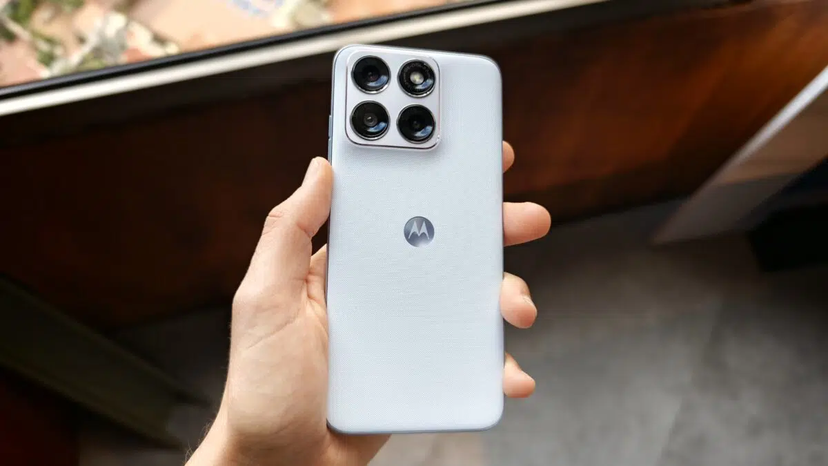 Motorola_Edge_70_Fusion_Smartphone_Weiss