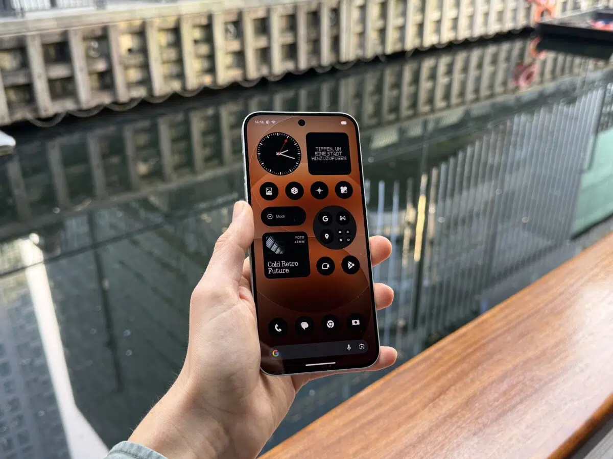 Nothing Phone 4a Pro Display