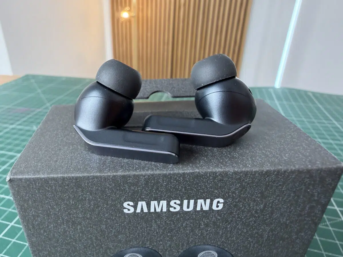 Samsung Galaxy Buds4 Pro einkerbungen Bedienung