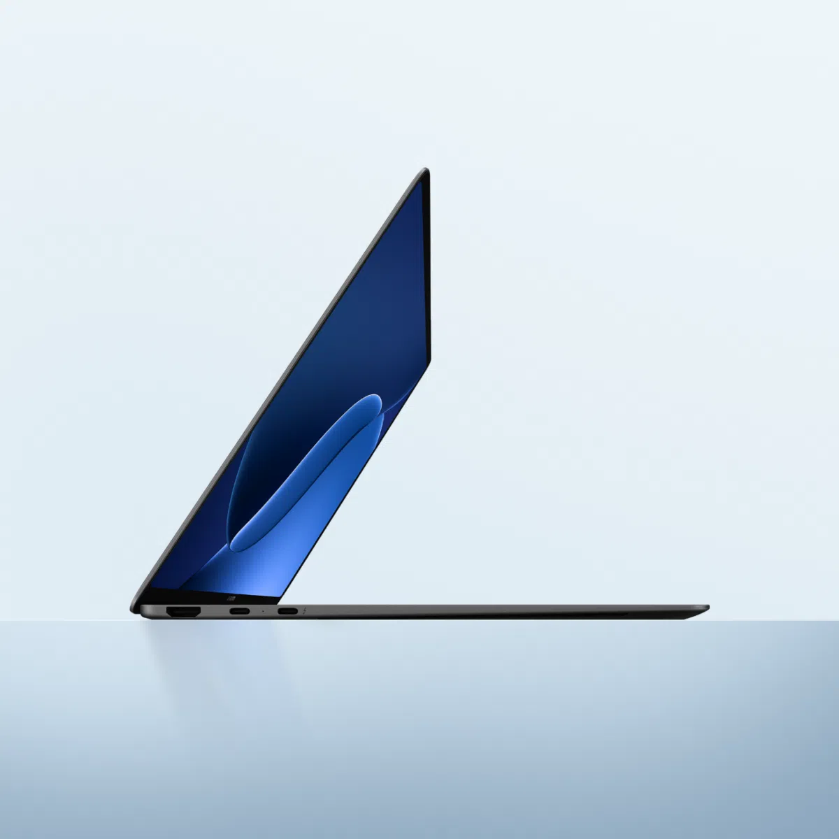 Xiaomi Book Pro 14 Seitlich