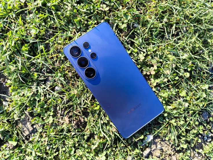 samsung galaxy s26 ultra im gras samsung galaxy s26 ultra im gras