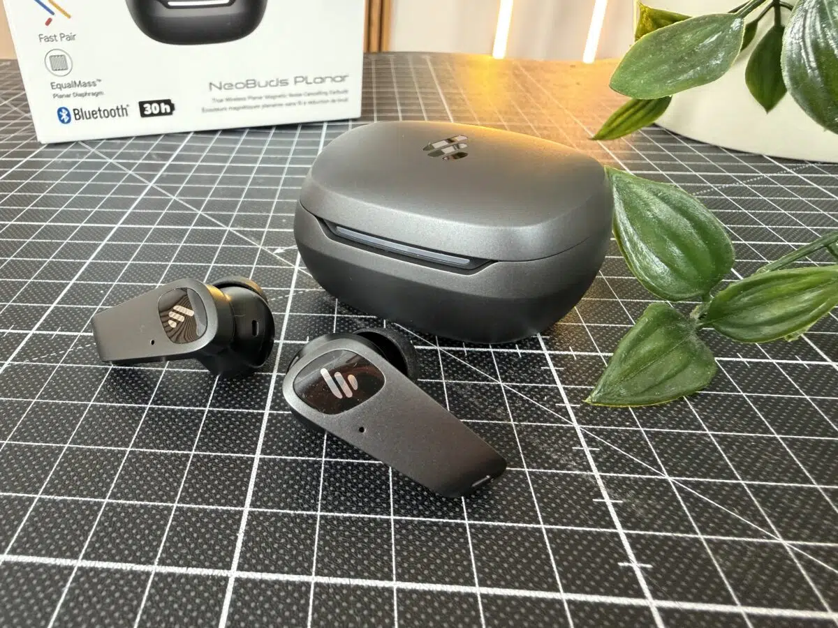 EDIFIER NeoBuds Planar Hoerer Rueckseiten