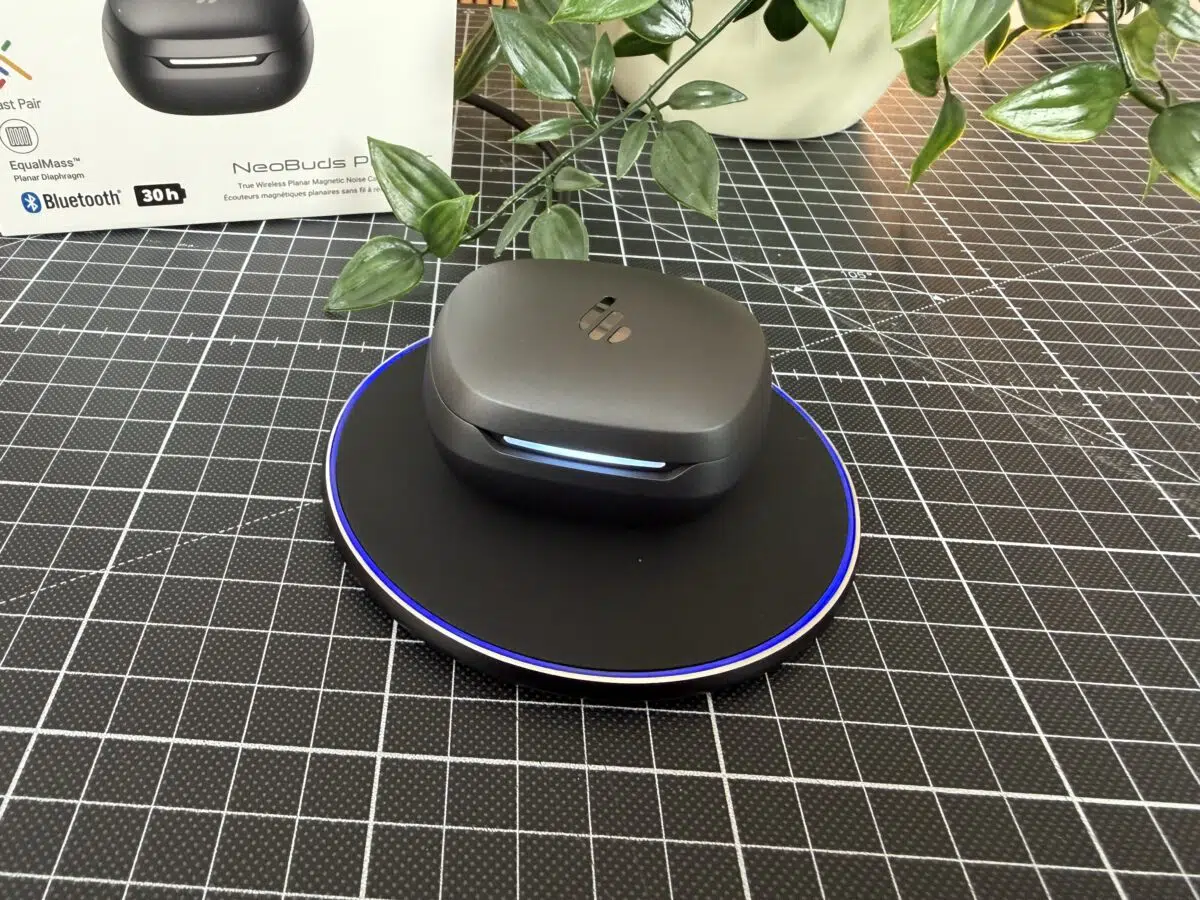 EDIFIER NeoBuds Planar QI Charging