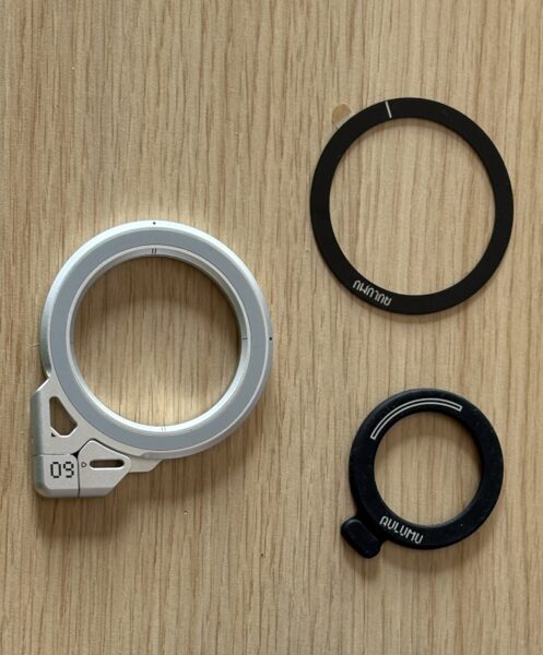 G09 Infinite 360 MagSafe Stand Lieferumfang e1776421879184