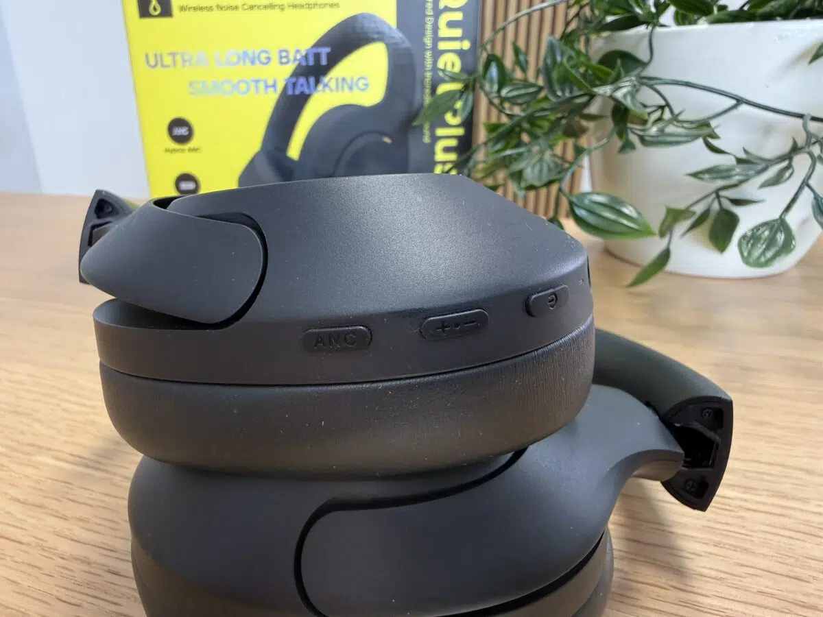 Tribit QuietPlus 81 Knoepfe