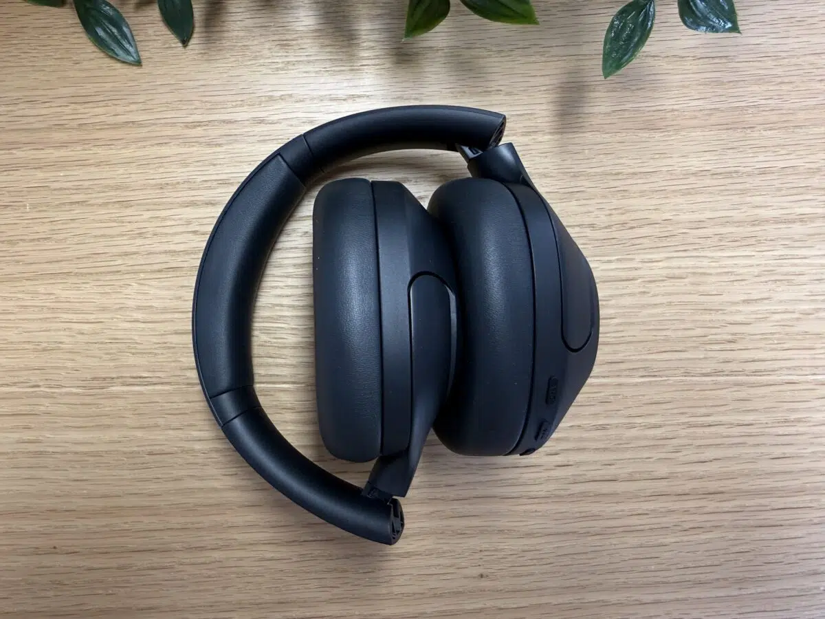 Tribit QuietPlus 81 eingeklappt