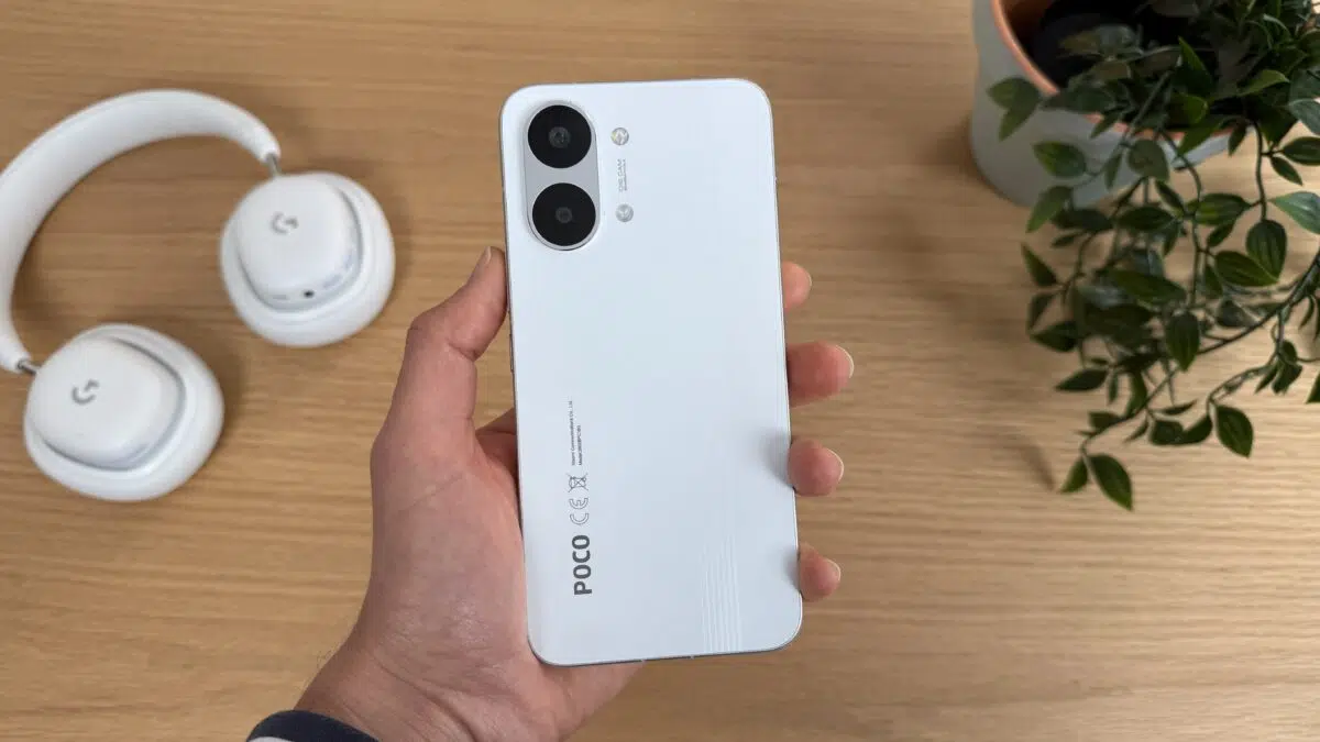 poco_x8_pro_max_in_der_hand