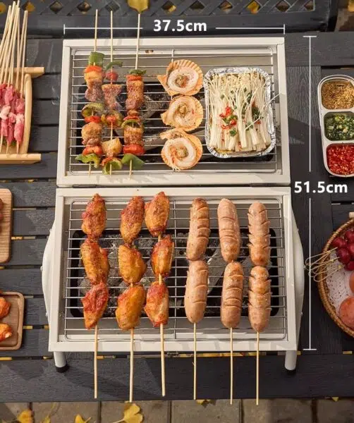 tragbarer Holzkohlegrill  aufgeklappt