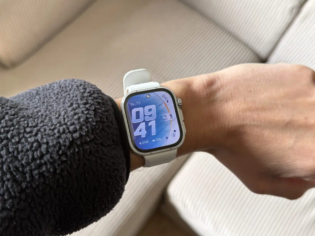 Huawei Watch Fit 5 Pro am Handgelenk
