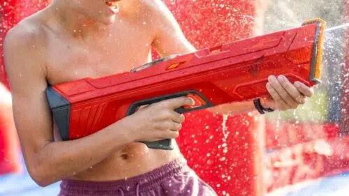 Elektrische Wasserpistolen gegen die Hitze ☀️ Spaß im Sommer mit der SpyraFour und anderen Modellen