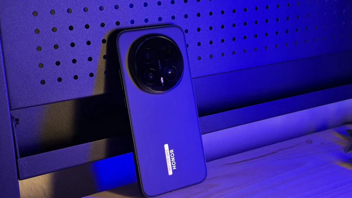 honor_magic_8_pro_stehend