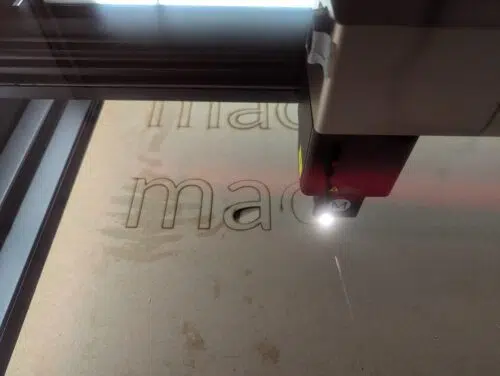 xTool P3 Test Laser in Arbeit xTool P3 Test Laser in Arbeit