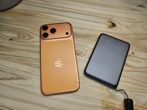 INIU Snap Go P781 Powerbank mit iPhone 17 7 INIU Snap Go P781 Powerbank mit iPhone 17 7