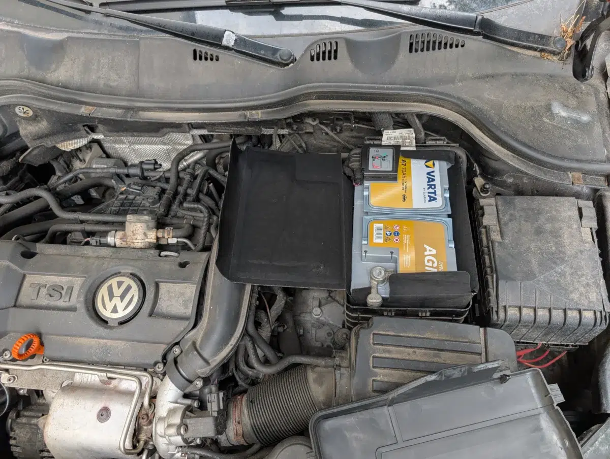 Konnwei KDIAG OBD2 Scanner neue Batterie angeklemmt