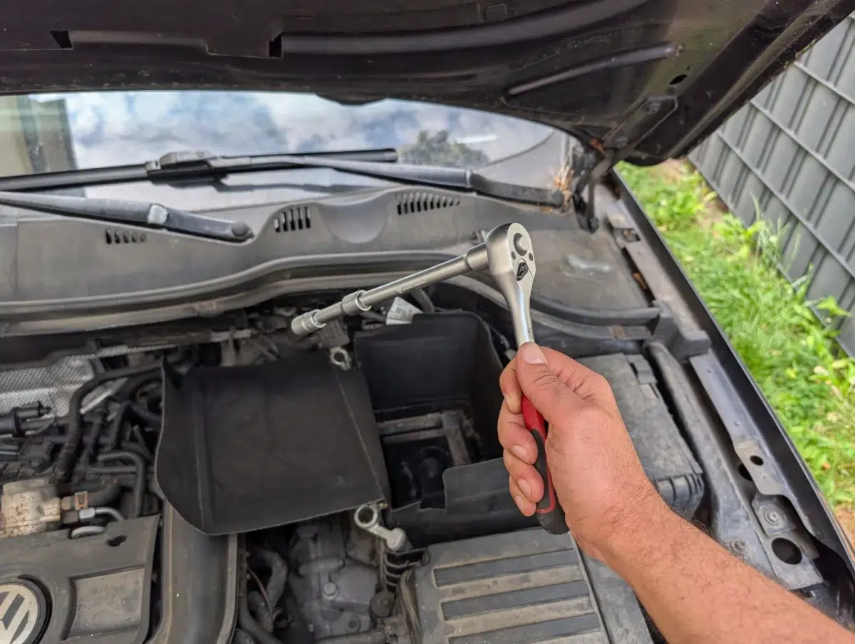 Konnwei KDIAG Scanner Batterieausbau