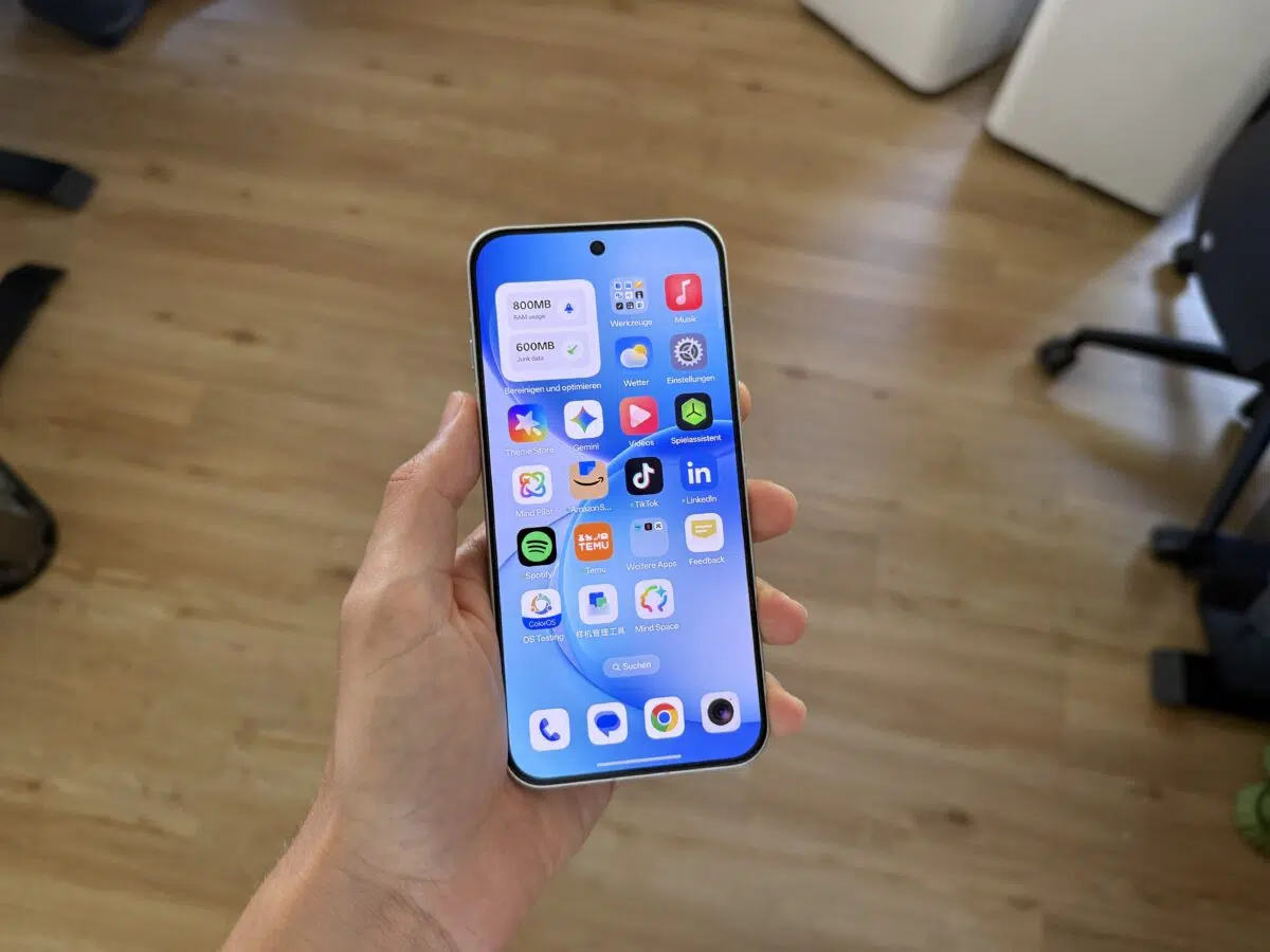 OPPO Reno 16 Pro 5G Display