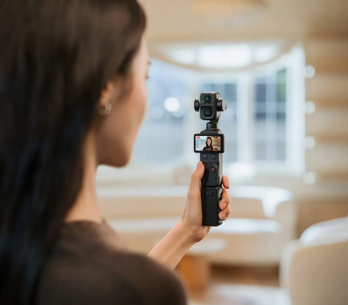 DJI OSMO Pocket 4P in Hand DJI OSMO Pocket 4P in Hand