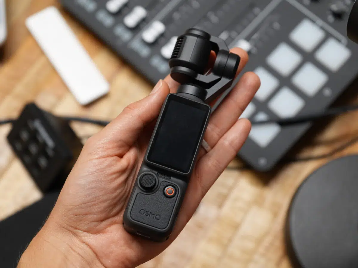 DJI Osmo Pocket 4 in Hand DJI Osmo Pocket 4 in Hand