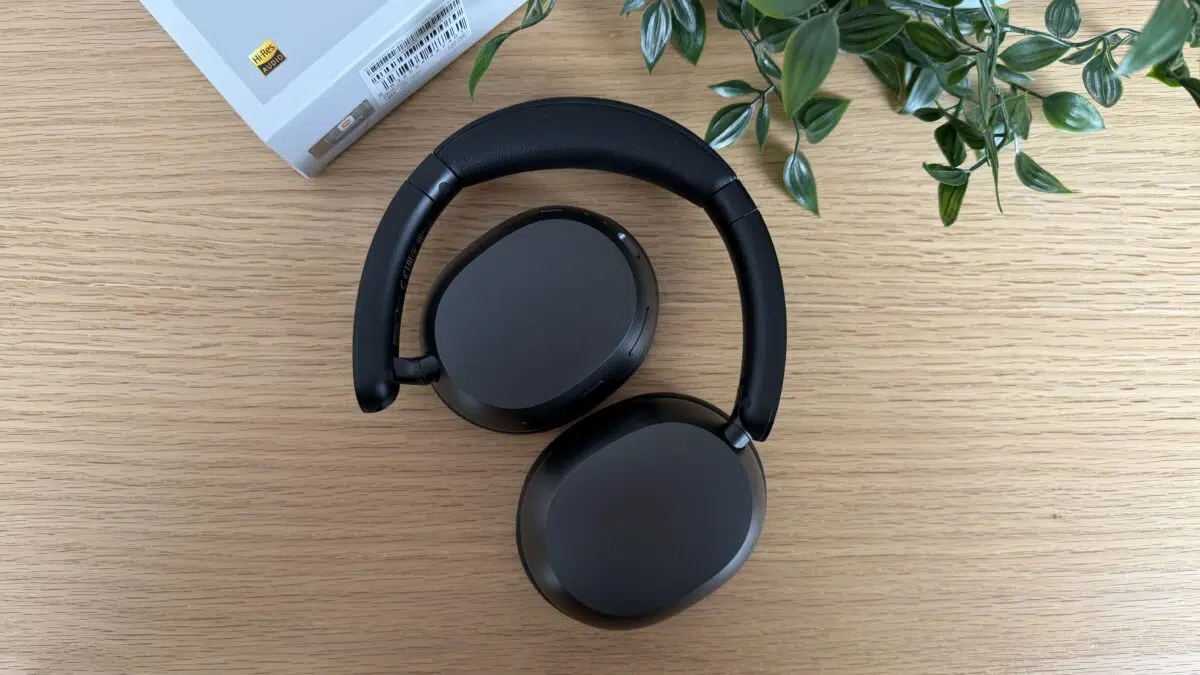 Redmi Headphones Neo geklappt und gedreht Redmi Headphones Neo geklappt und gedreht