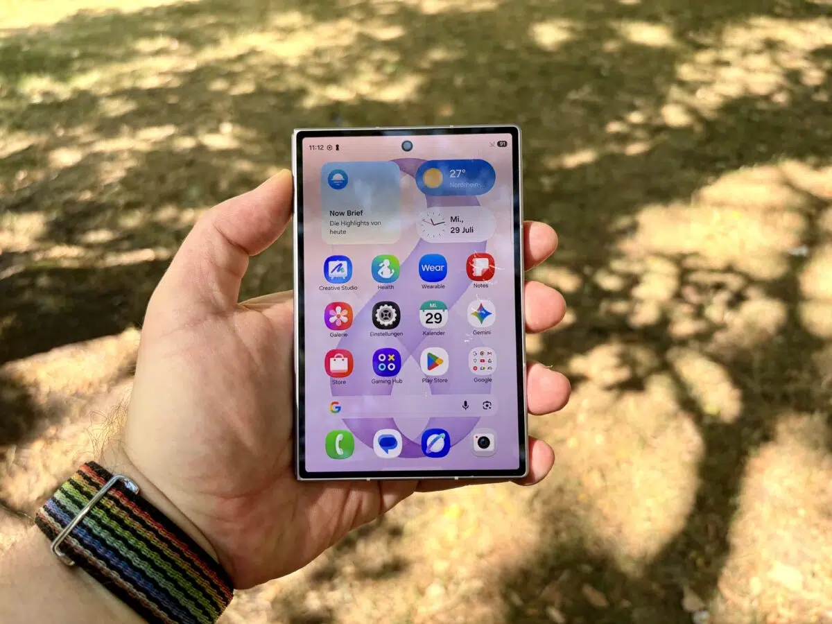 Samsung Galaxy Z Fold8 Display zugeklappt