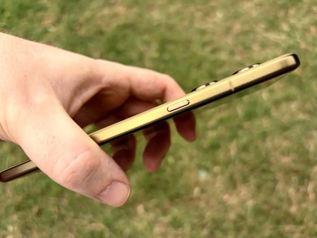 motorola signature ai button