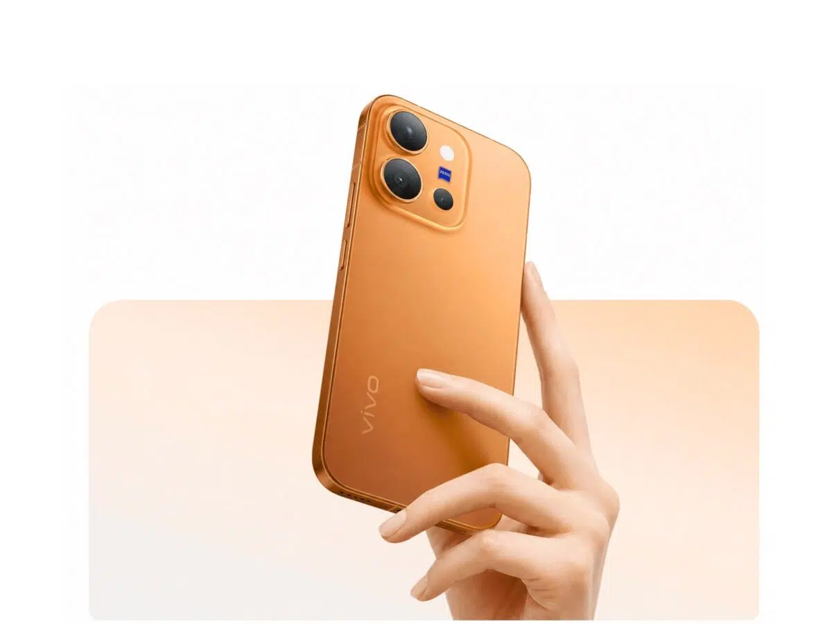 vivo x 300 e in der hand