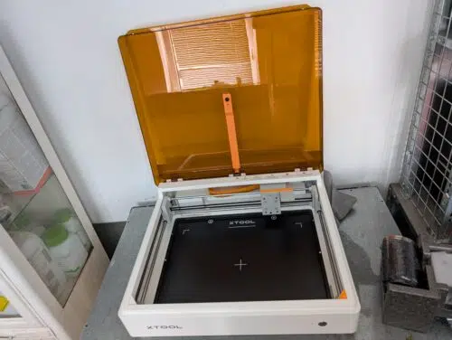xTool M2 Test aufgeklappt