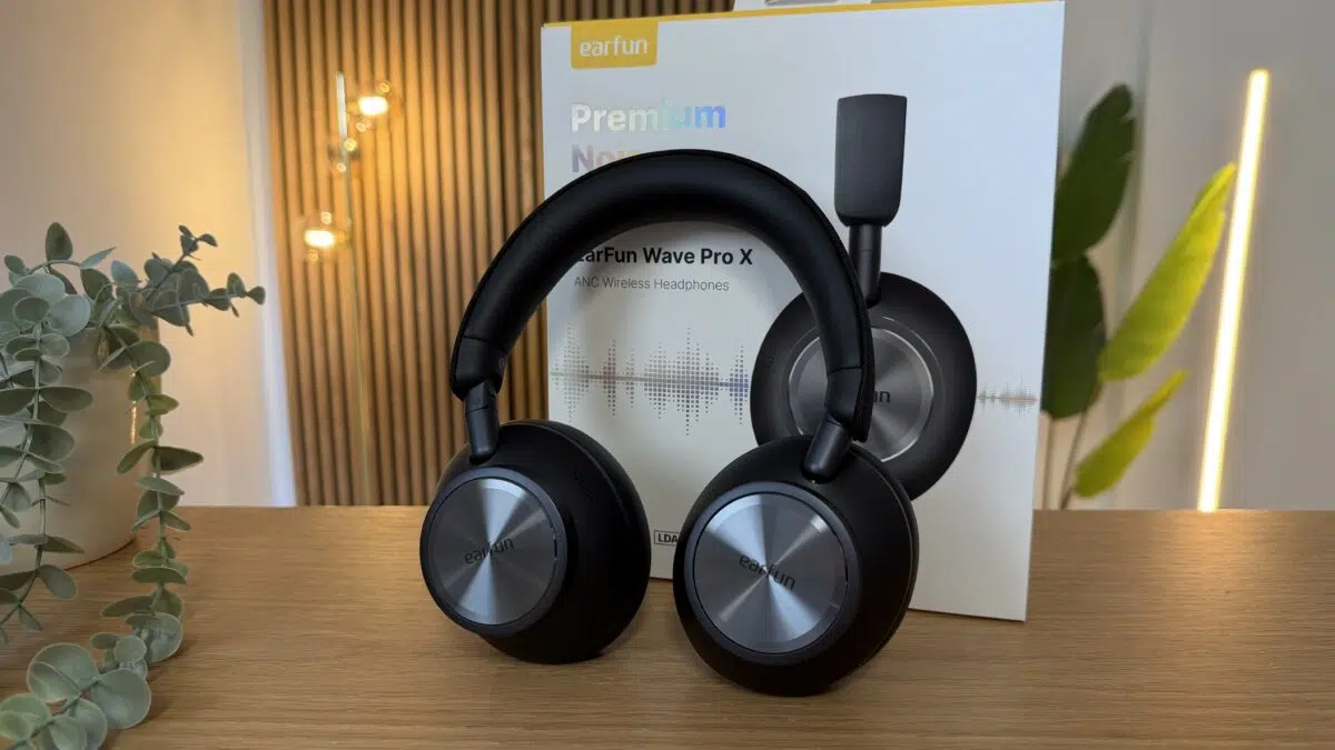 EarFun Wave Pro X eingeklappt EarFun Wave Pro X eingeklappt