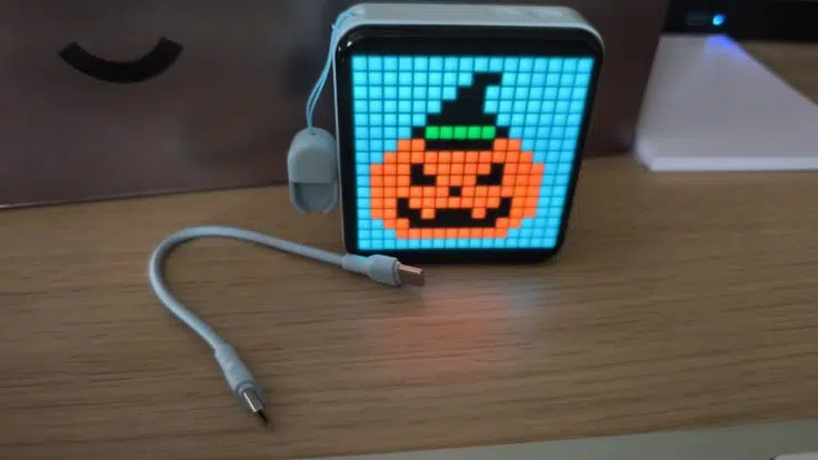 ORICO PixCharge LED Pixel Display Powerbank Ladekabel