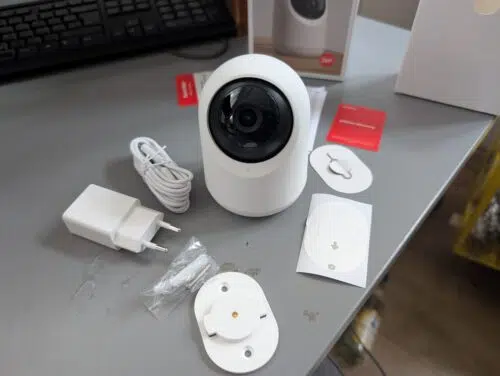 SwitchBot AI Hub Test PanTilt Cam Lieferumfang