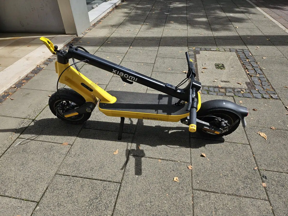 Xiaomi Electric Scooter 6 Ultra gefaltet Xiaomi Electric Scooter 6 Ultra gefaltet