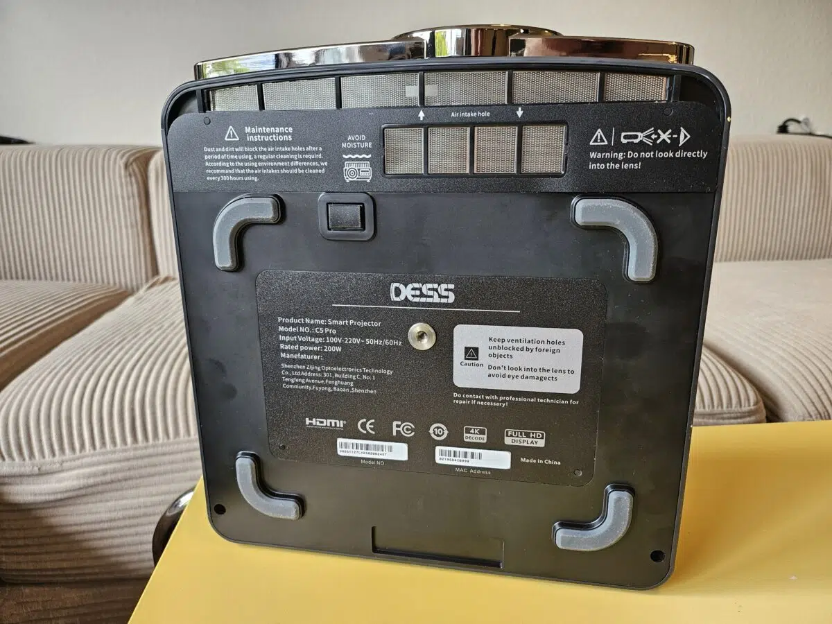 DESS C5 Pro Full HD Beamer Unterseite DESS C5 Pro Full HD Beamer Unterseite
