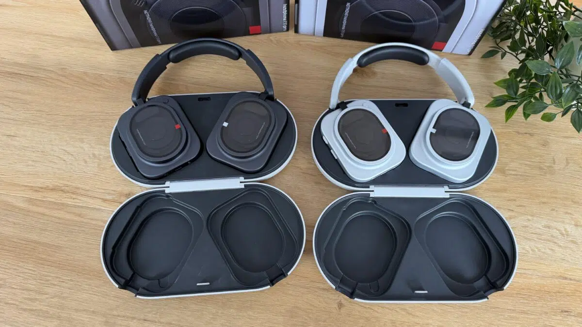 Headphone 1 Pro in Case offen Headphone 1 Pro in Case offen