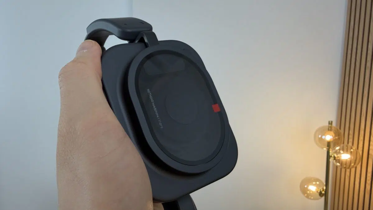 Headphone 1 Pro in Hand Headphone 1 Pro in Hand