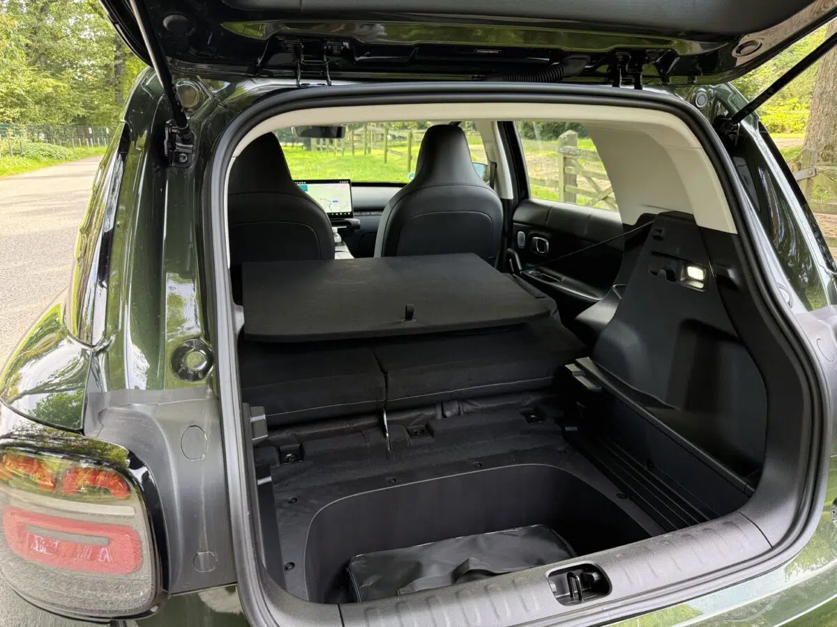 Leapmotor B03X E Auto Kofferraum
