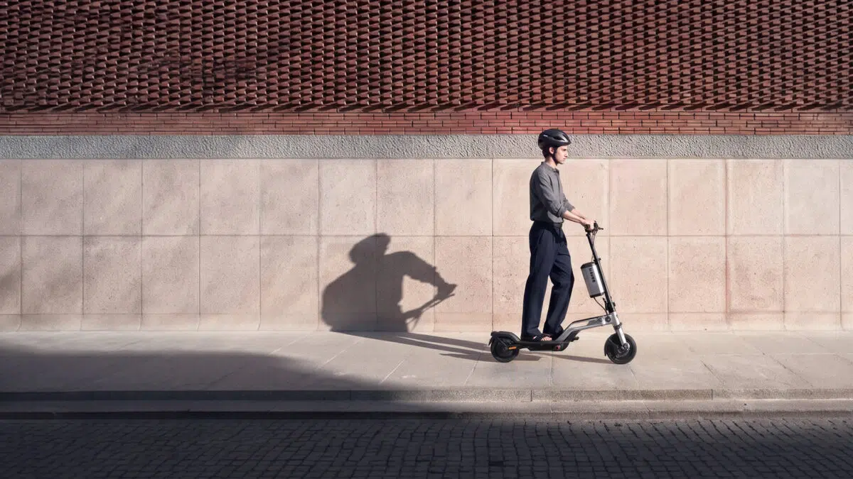 Navee Fold P10 E Scooter 1 Navee Fold P10 E Scooter 1