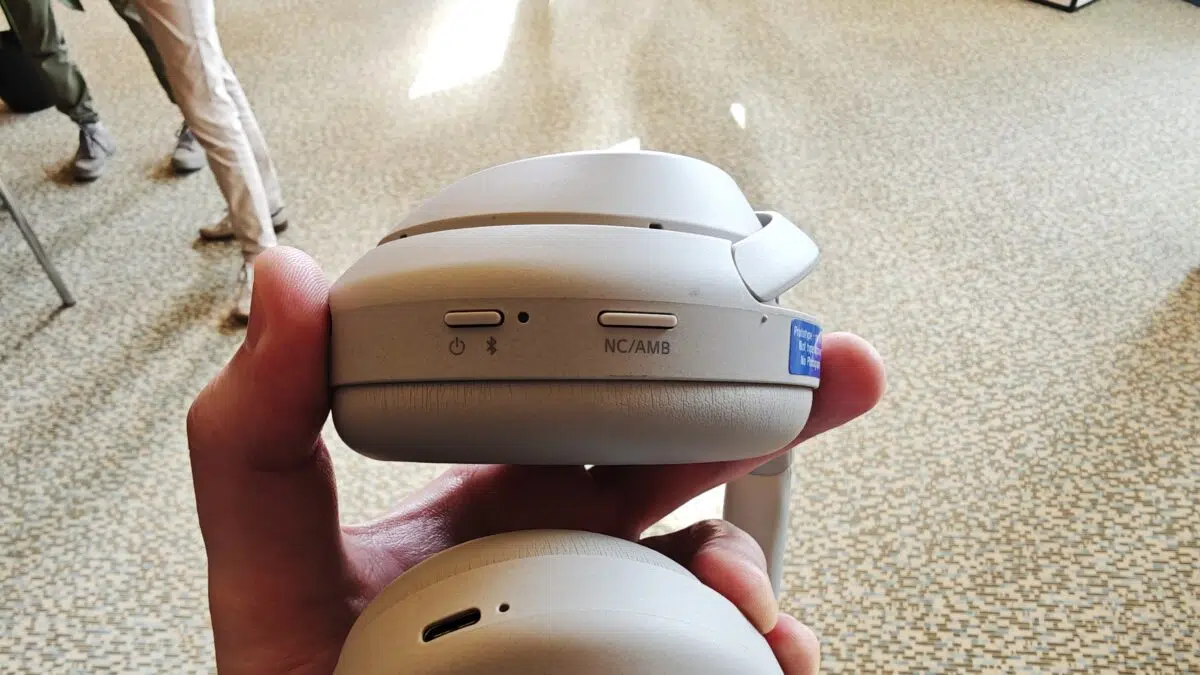 SONY WH 1000XM4C Knoepfe und USB SONY WH-1000XM4C Knöpfe und USB