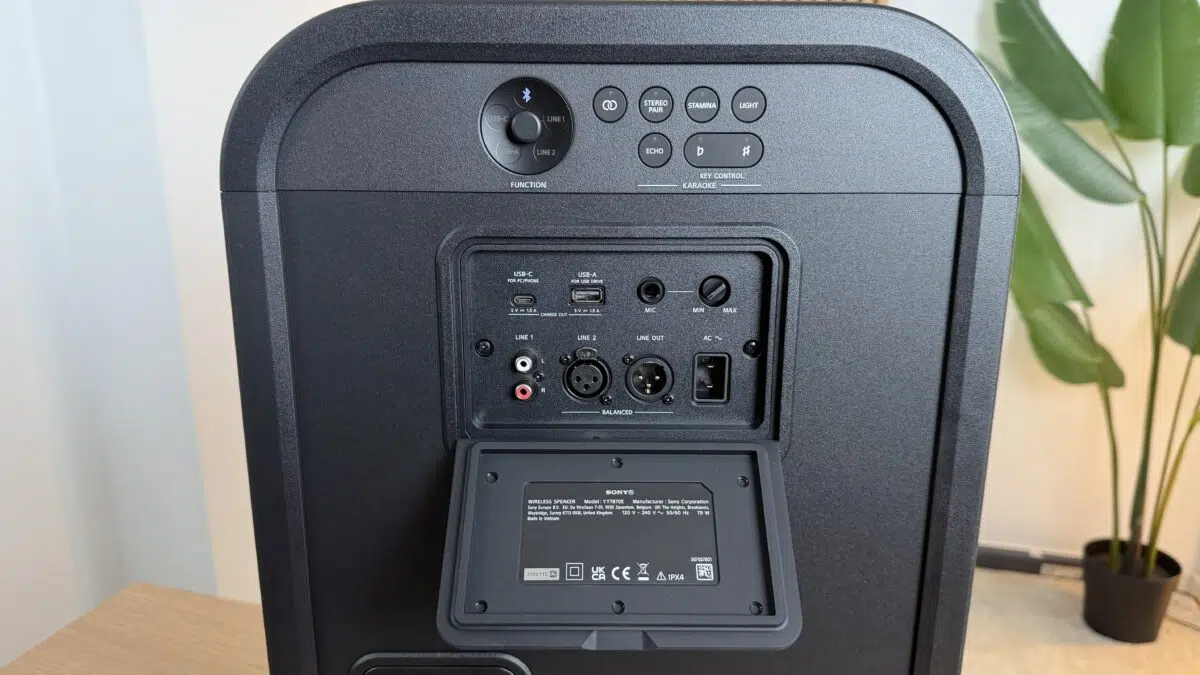 Sony ULT Tower 5 Anschluesse und knoepfe Sony ULT Tower 5 Anschluesse und knoepfe