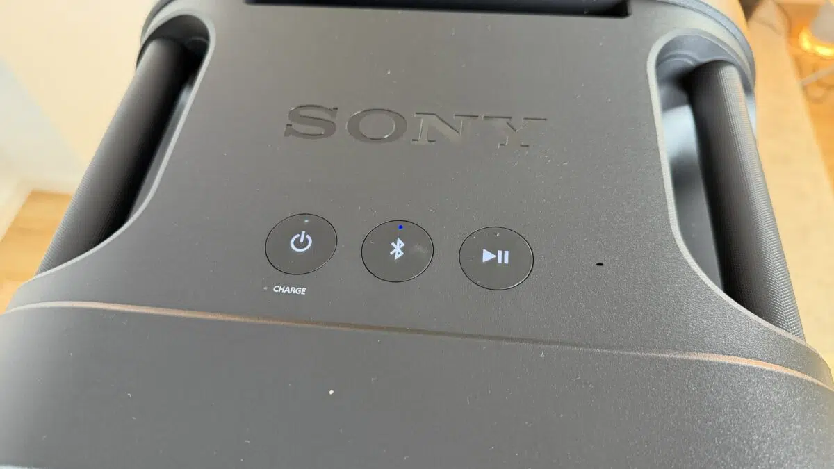 Sony ULT Tower 5 Bedienknoepfe oberseite Sony ULT Tower 5 Bedienknoepfe oberseite