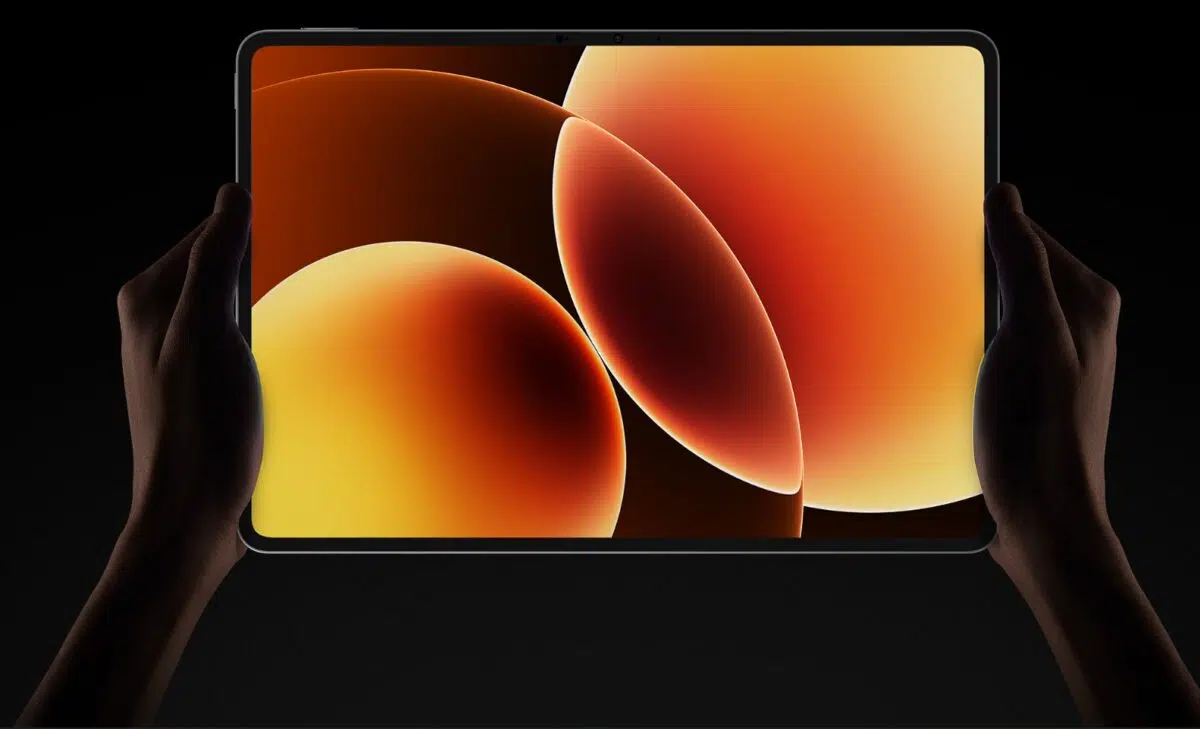 Xiaomi Pad 9 Pro Max in der Hand