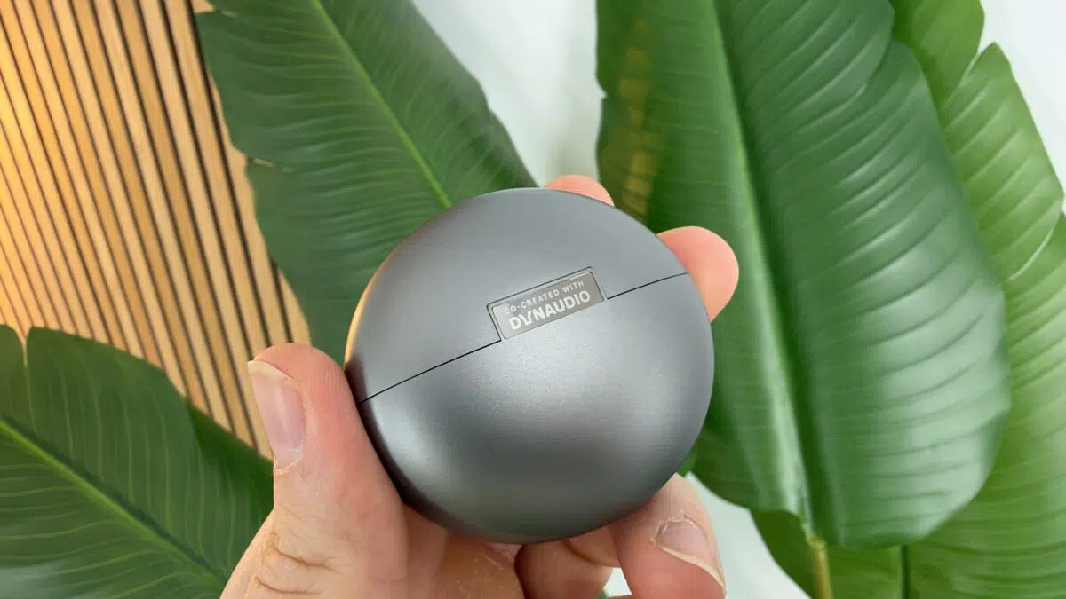 OnePlus Buds Clip DYNAUDIO Rueckseite Akubox OnePlus Buds Clip DYNAUDIO Rueckseite Akubox