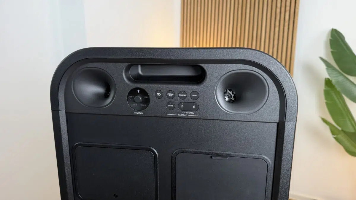 Sony ULT Tower 7 Knoepfe Rueckseite