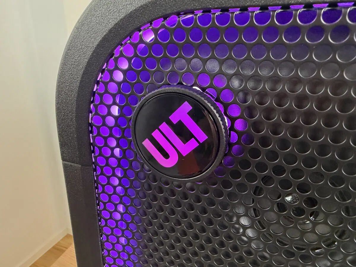 Sony ULT Tower 7 ULT Knopf